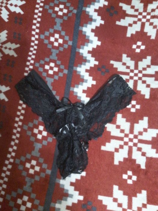 Czarna damska bielizna