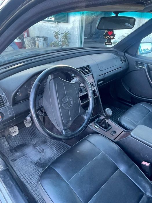 Para peças Mercedes C220 multiválvulas ano1997 com documentos em dia