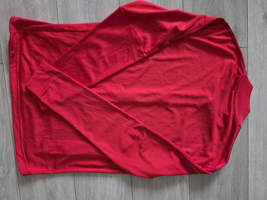Nike bluza sportowa czerwona Dri-FIT Red rozmiar M

ramion  44 cm
szerokość pahy 56 cm
długość 69cm
