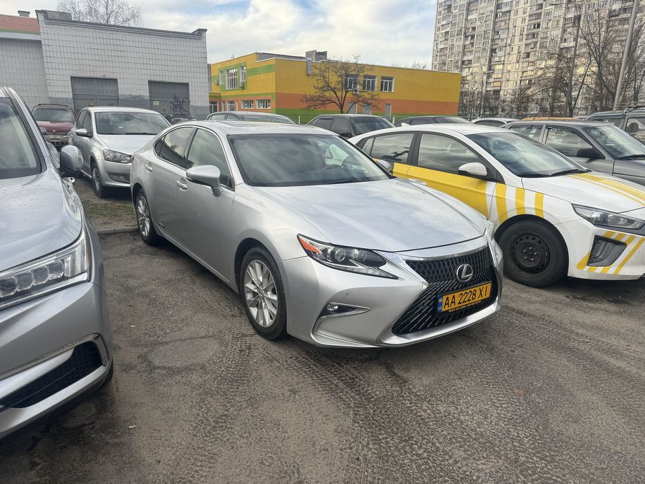 Оренда авто Lexus Київ таксі