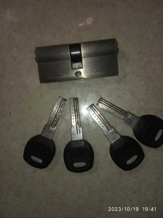 Внутрішня частина замка для дверей