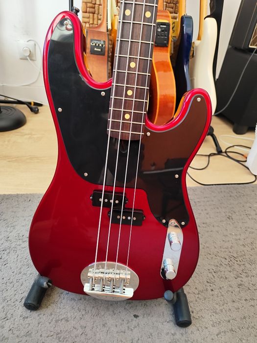 Lakland Skyline 44-51 4 Candy Apple Red
