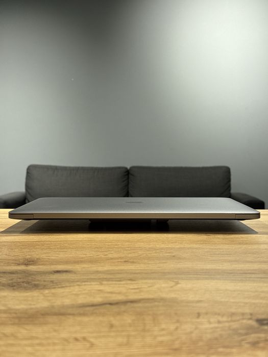 Macbook pro 15 2018 core i9 2.9g 16/512gb !! Гарантія від магазину !!