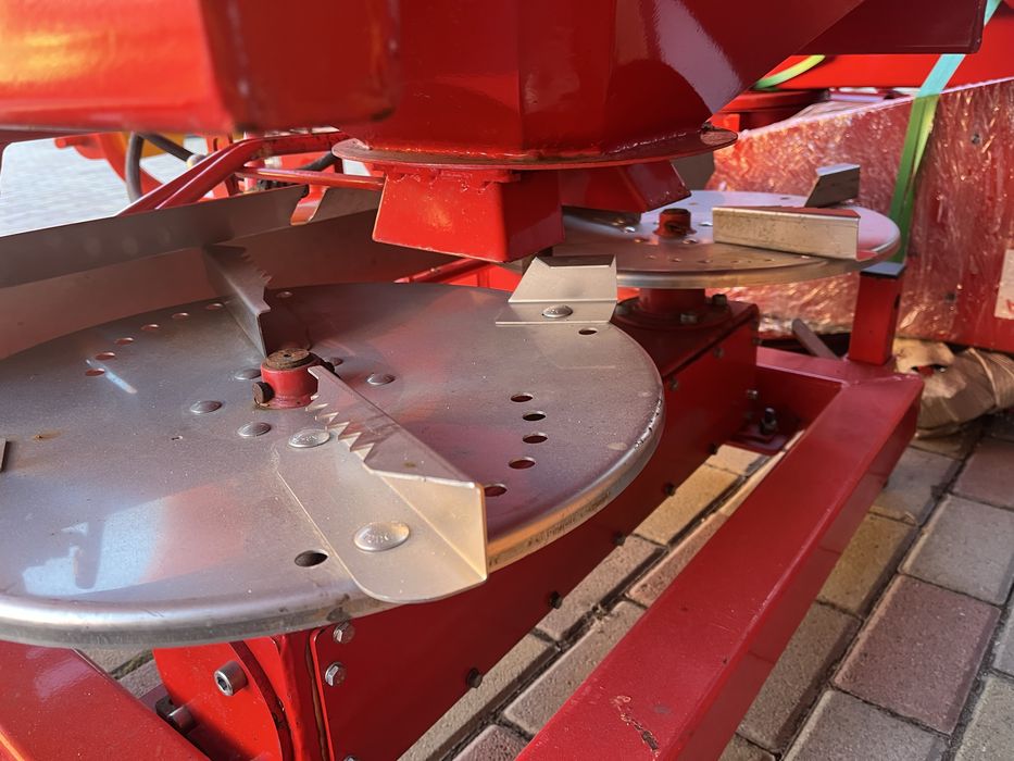 Розкидач міндобрив Wirax 1000 РУМ