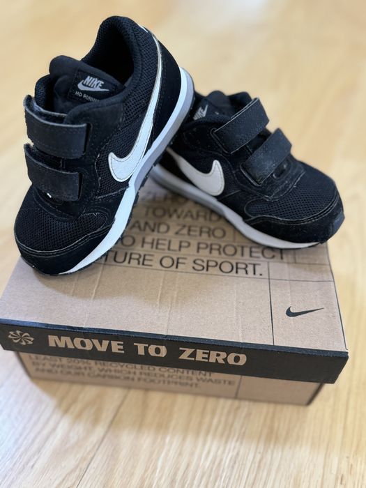 Nike кросівки  р.25