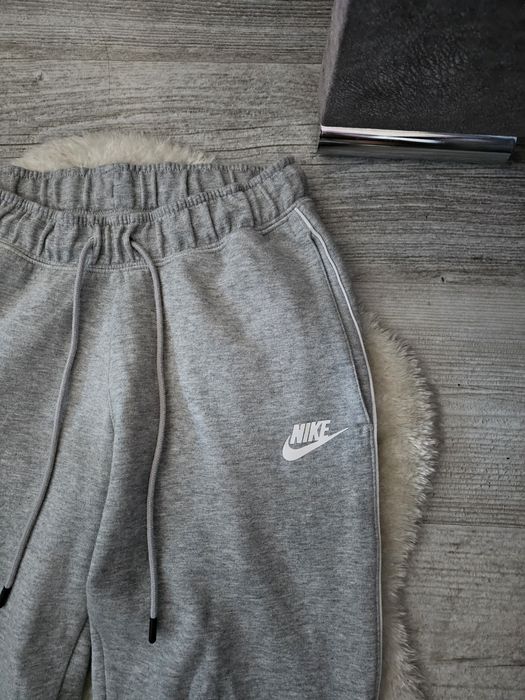 Spodnie dresowe Nike Rozmiar XS Szare dres dresy nike tech