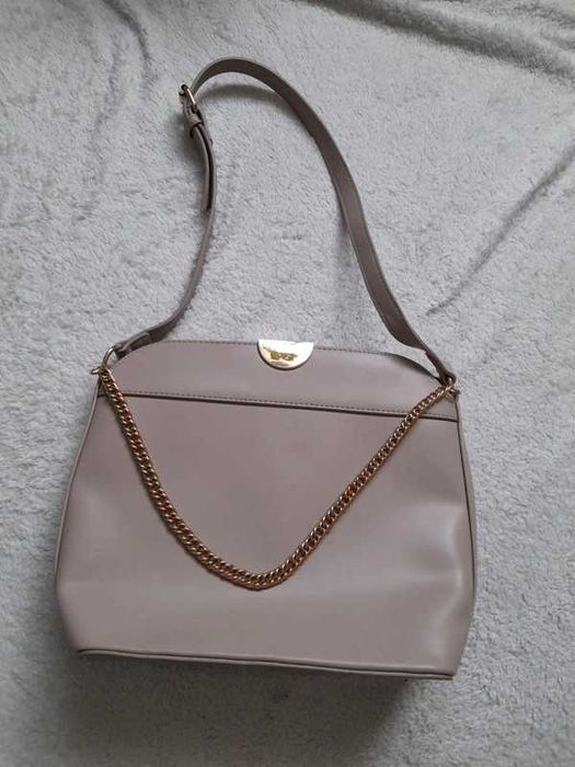 Beżowa torba Jenny Fairy z łańcuchem