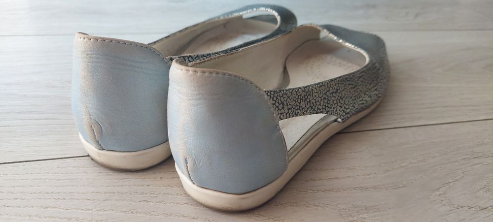 Skórzane baleriny / sandały peep toe  RAVINI rozm. 39 – wygodne, srebrne  śliczne buty