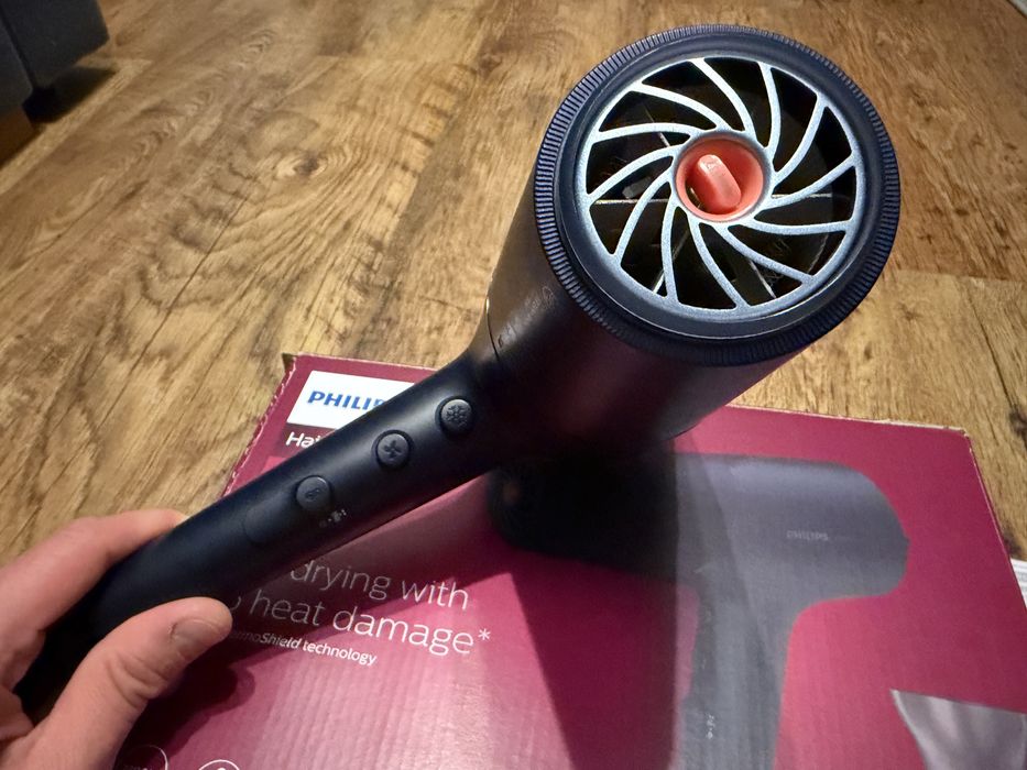 Suszarka do włosów PHILIPS 5000 BHD510/00 Thermoshield jonizacja