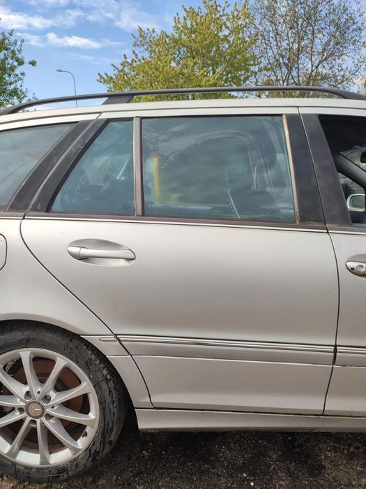 Mercedes W203 Kombi lift drzwi prawe tył tylne kolor 744