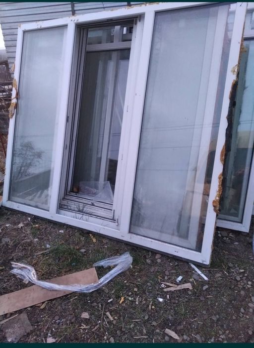 Металопластикові вікна б/у.