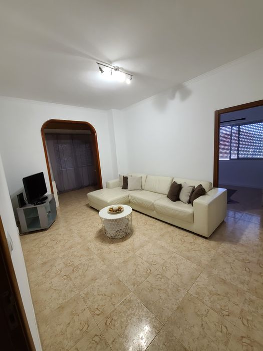 Alugo quarto em Casal de Cambra 500€ tudo incluido