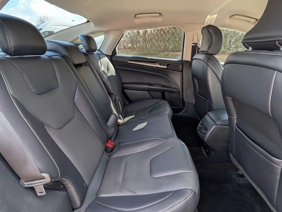 Ford Fusion Titanium      2018