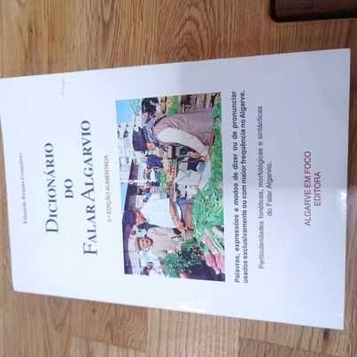vendo livro Dicionário do Falar Algarvio