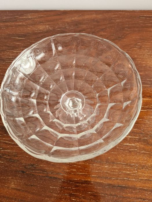 Taça com pé em cristal