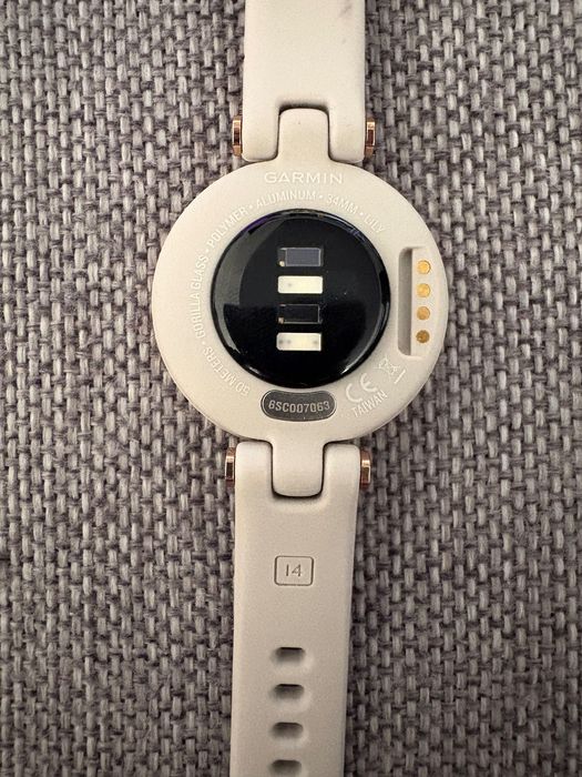 Garmin Lily | Жіночий смартгодинник