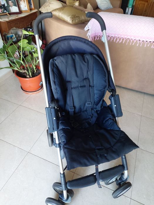 Vendo carrinho de bebé em excelente estado e de qualidade