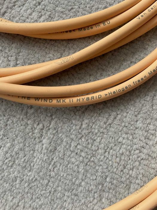 Van Den Hul The Wind mkII -   banaki plus zworki