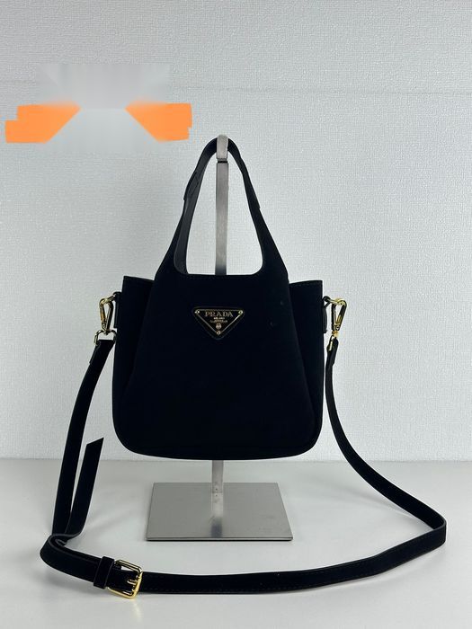 Жіноча сумка Prada