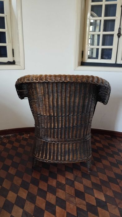 Conjunto de Cadeirões com Mesa de Centro – Bambu