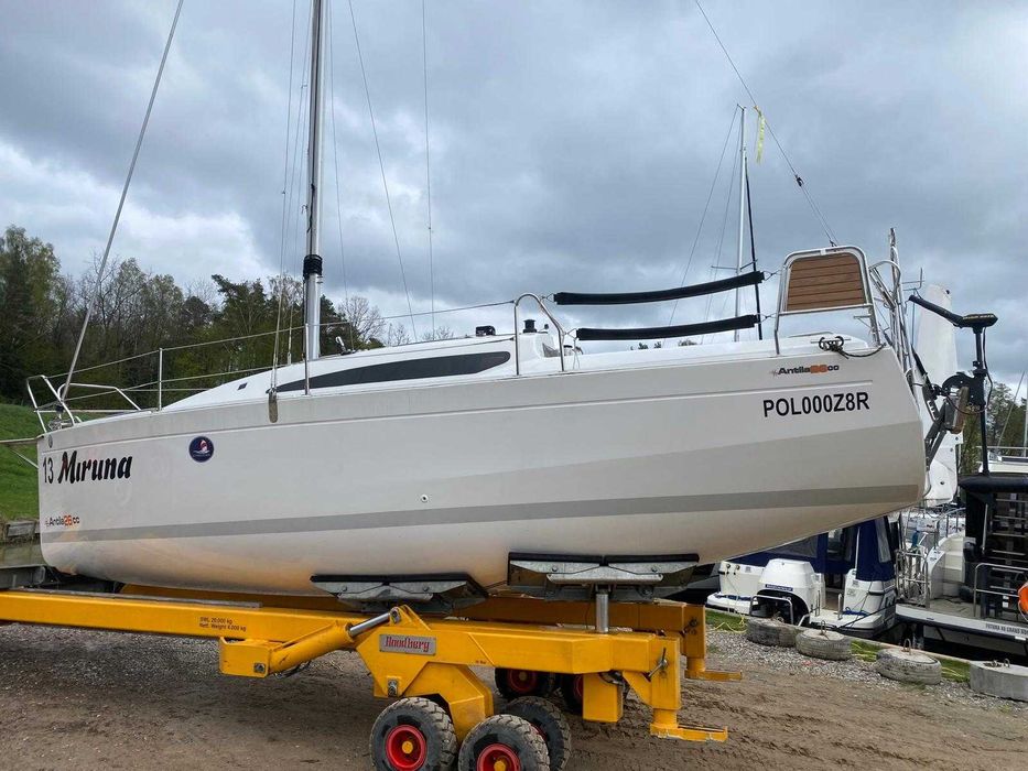 Łódź żaglowa żaglówka Antila 26cc jacht żaglowy 26