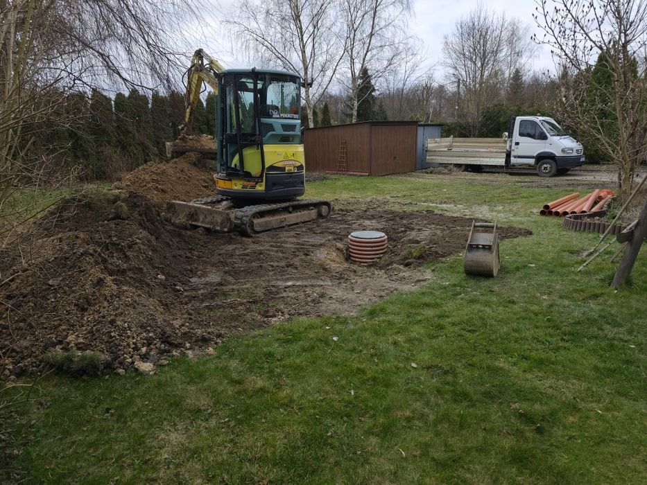 Montaż szamb, zbiorników na wodę, szambo. Prace ziemne, minikoparka,