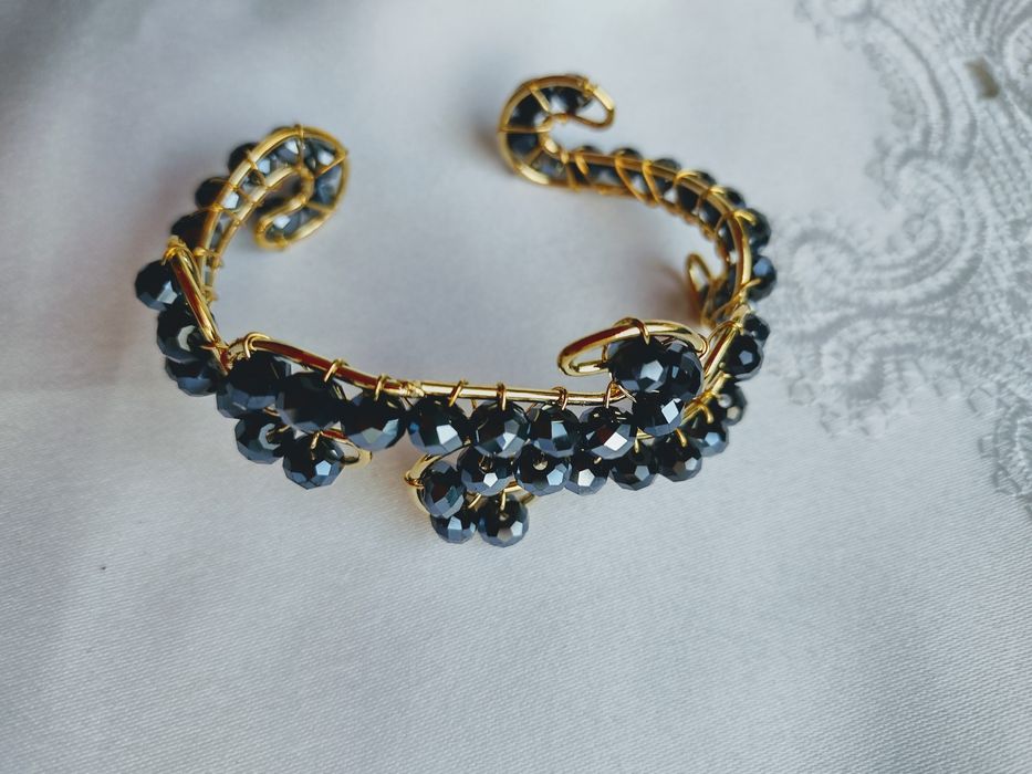 bransoletka grafitowe kryształki w złotych zawijasach