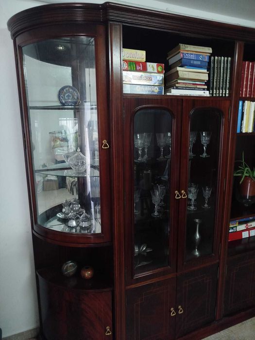 Móvel de Sala com cristaleira