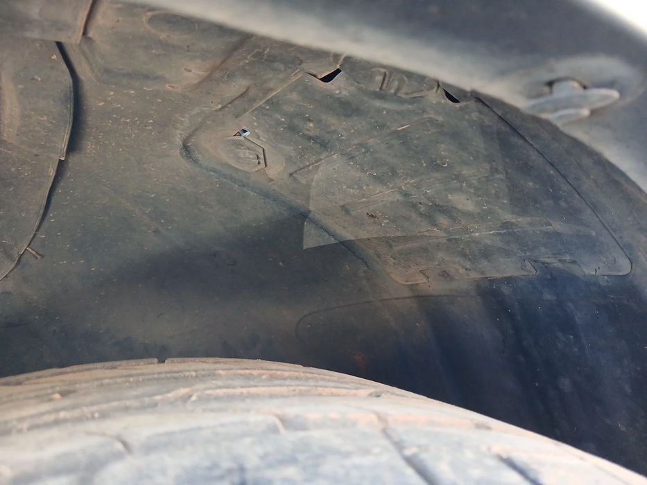 Cava roda frente direita BMW X1 (E84)
