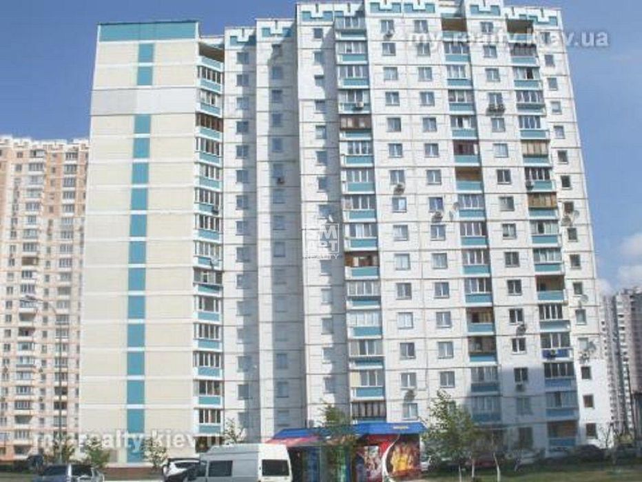 Продаж видової 3-к.квартири,90.8кв.м.,з трикутньою лоджією,на Троєщині