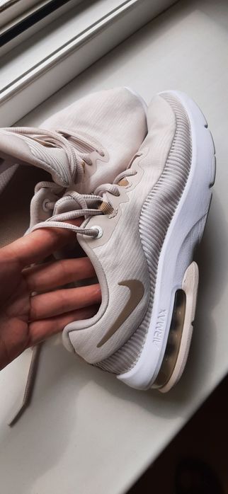 Жіночі кросівки Nike