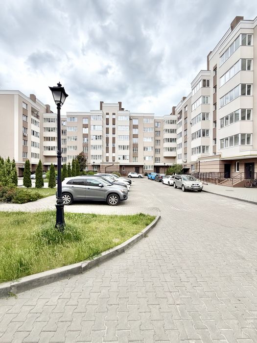 Без комісіі. Продаж 2 кімнатноі квартири у закритому ЖК Озерний Гай пляжі зони відпочинку озера у Вашому доступі  Киівська область село Гатне