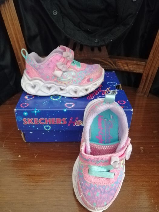 Tênis com luz menina