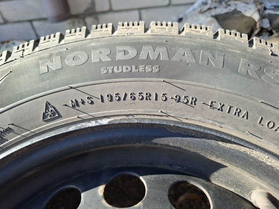 Шини Nokian Nordman RS2 195*65 r15 з дисками Рено Меган3