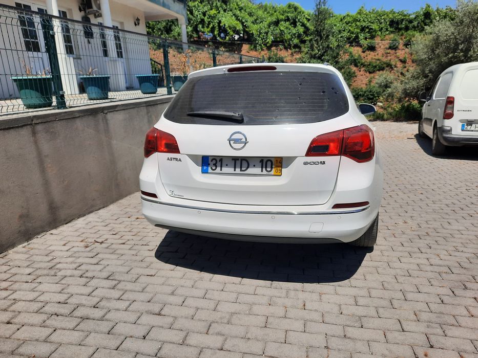 Opel Astra Sports Tourer — fotografia 3