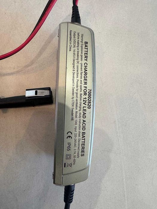 Carregador de bateria para Ferrari 360 / F430 / 599 etc...