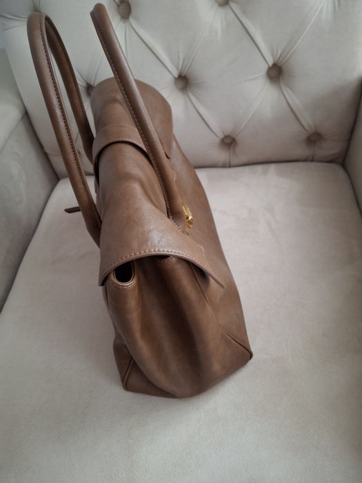 Сумка жіноча шкіряна.