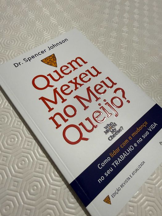 Vendo livro Quem Mexeu no Meu Queijo, em excelente estado!