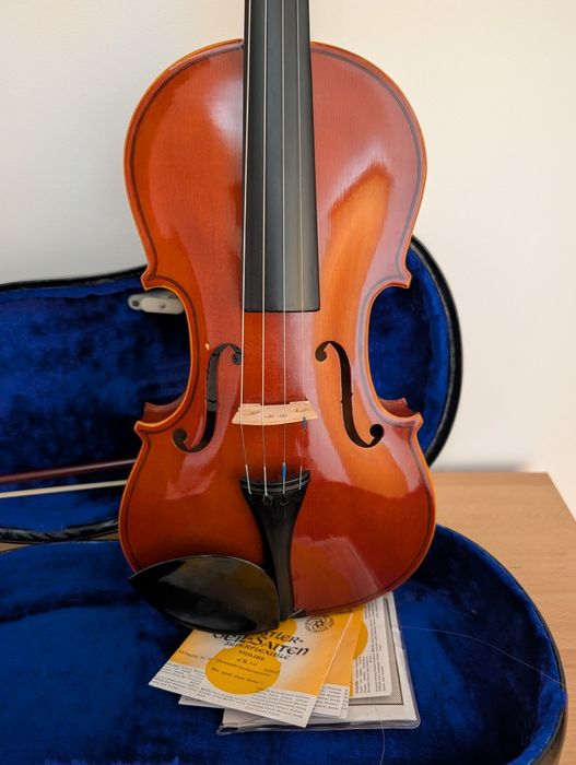 "Violino 4/4 Maple Leaf com estojo e arco"