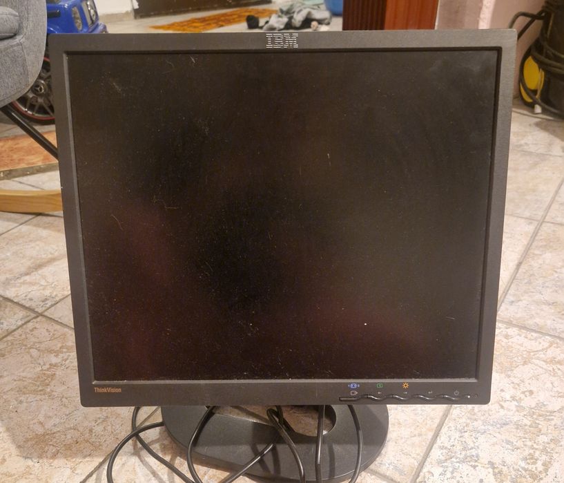 Monitor  IBM ThinkVision 17 cali