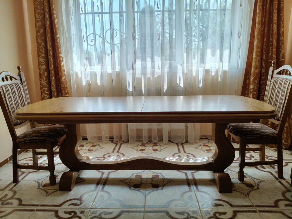 Продам великий стіл,з кріслами. Все в гарному стані