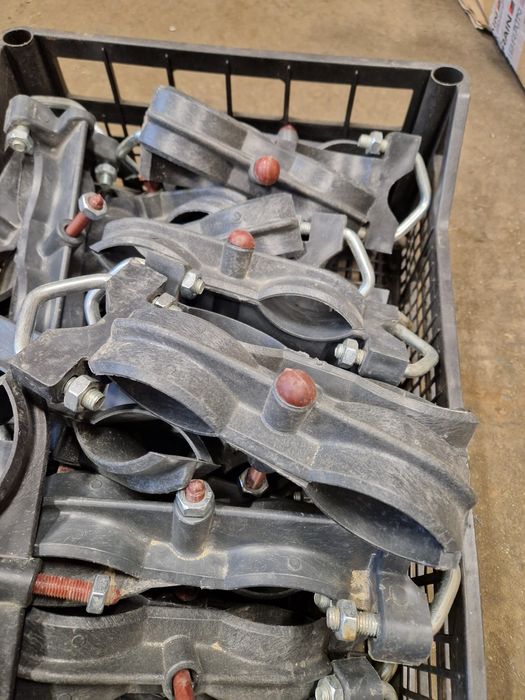 Uchwyt dwukablowy - 30szt