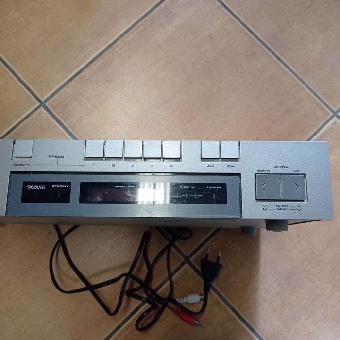 Tuner Akai AT-S210