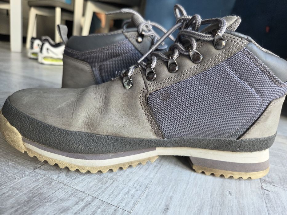 Lacoste Upton Leather Grey