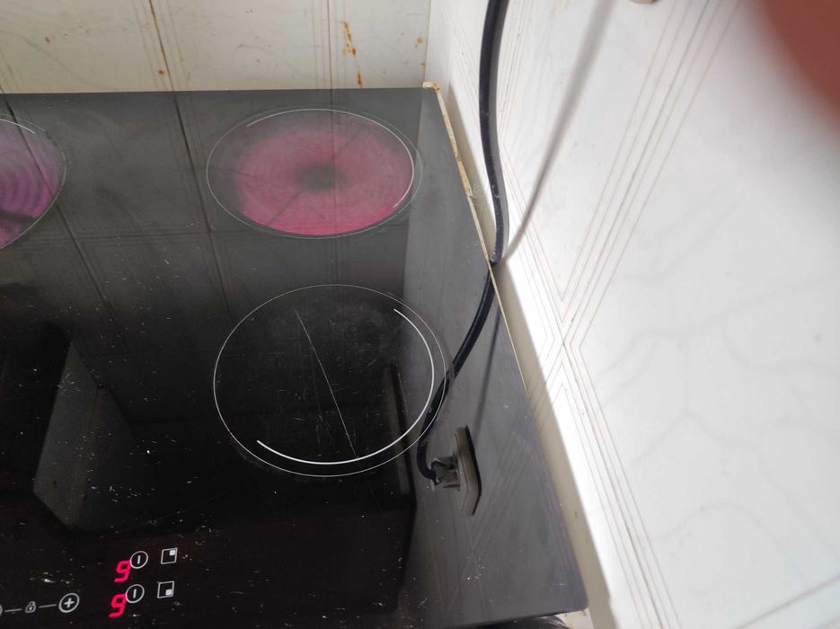 Placa vitroceramica + forno elétrico + mesa 1.20 x 0.80