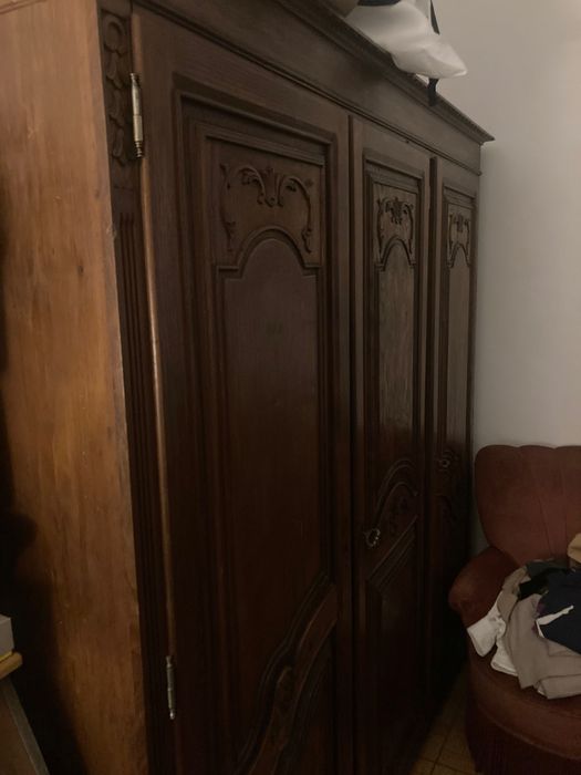 Guarda-roupa médio