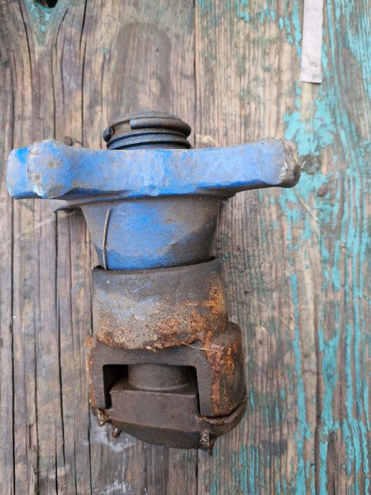 Кріплення контейнера. Крепление.