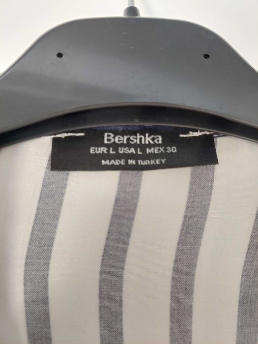 Blusa completamente nova