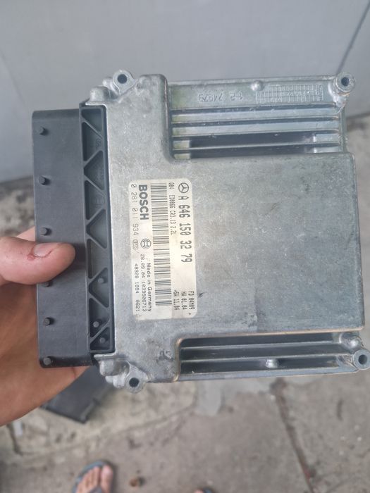 Блок управління двигуном мерседес ом646 2.2 а6461503279