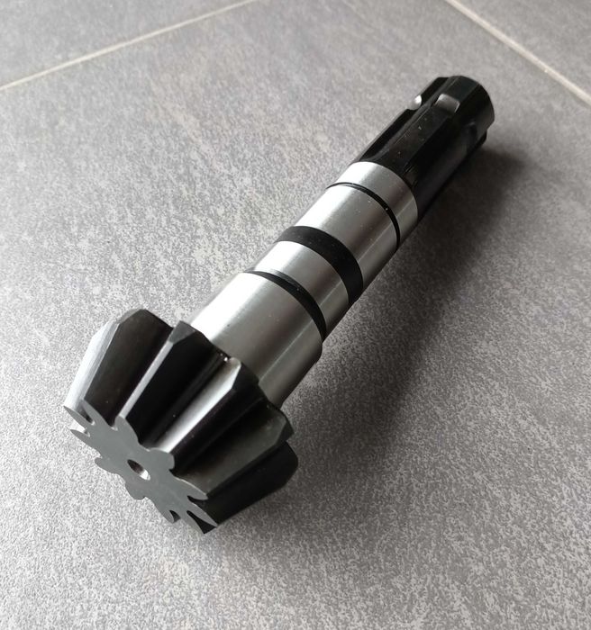 Wałek atakujący Z11 przyczepy samozbierającej CARGOS